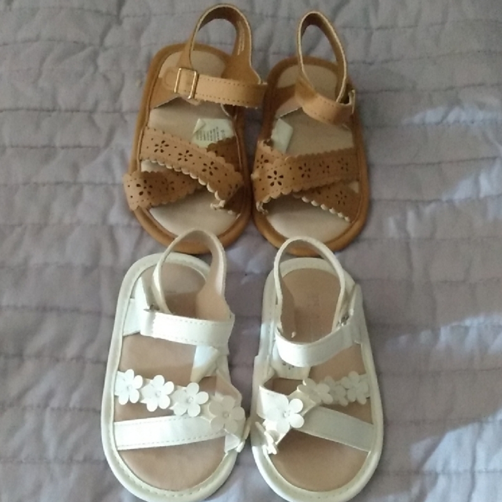 The Children's Place 6-12 Months Size 3 Baby Girls White & Tan Floral Sandals